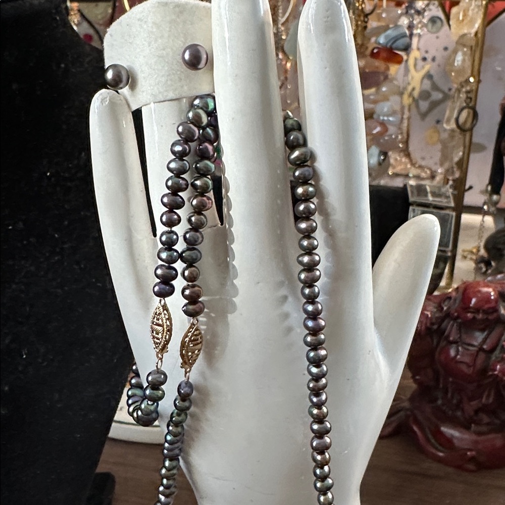 Black Pearl And 10k Gold Set Necklace Bracalet